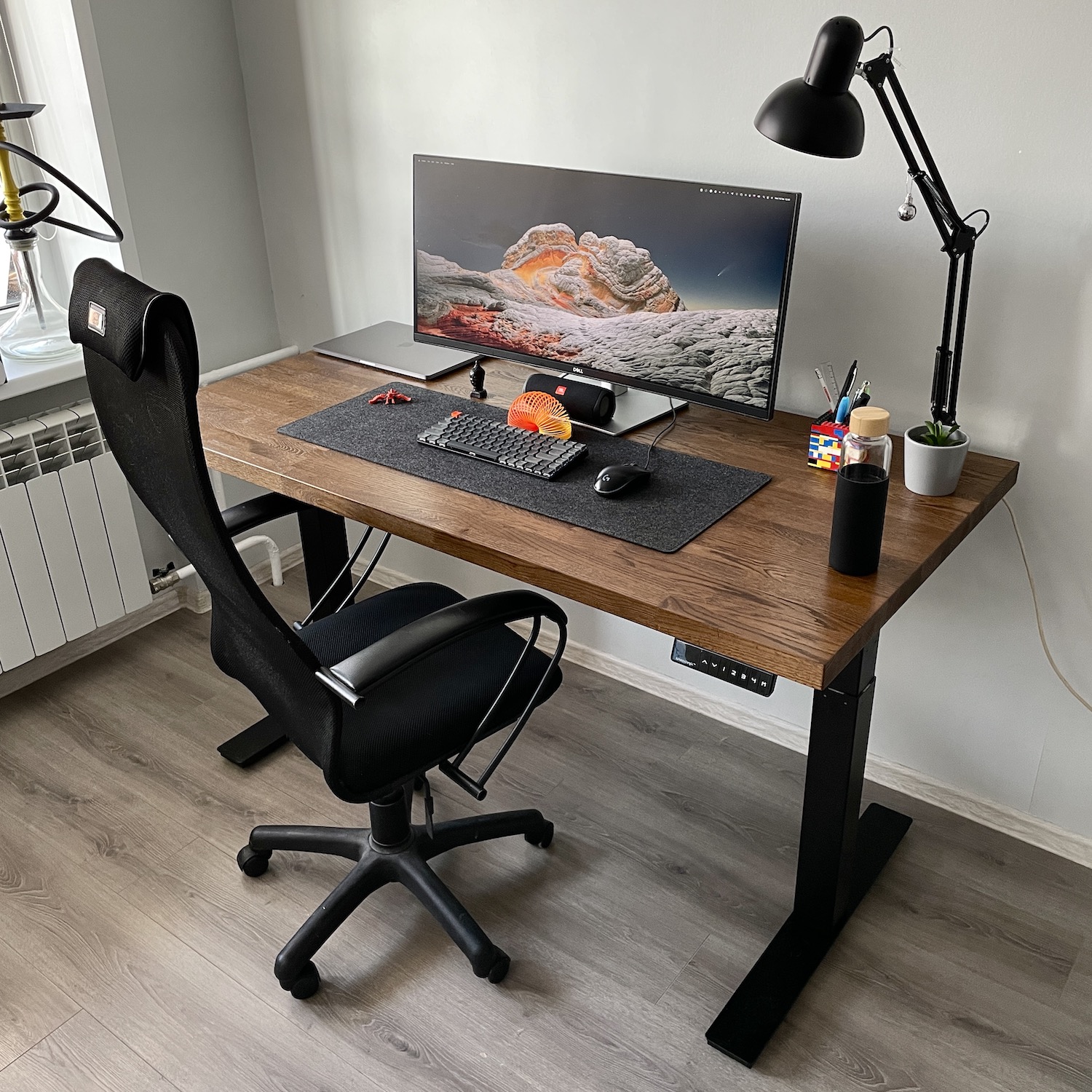 Черный фрейм «SHAPDESK U2» + cтолешница OSMO 727