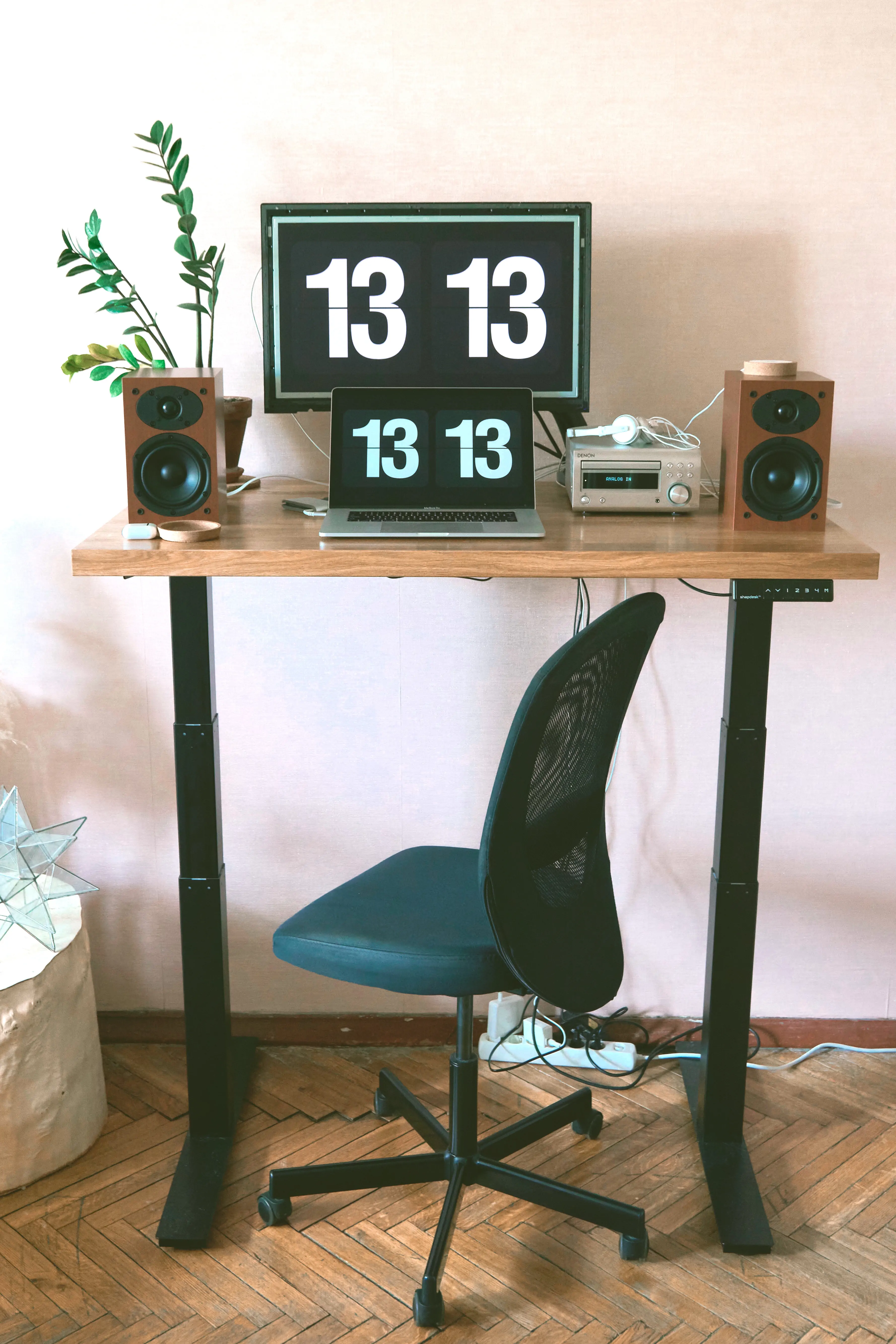 Черный фрейм «SHAPDESK U2» + cтолешница из дуба OSMO 3166
