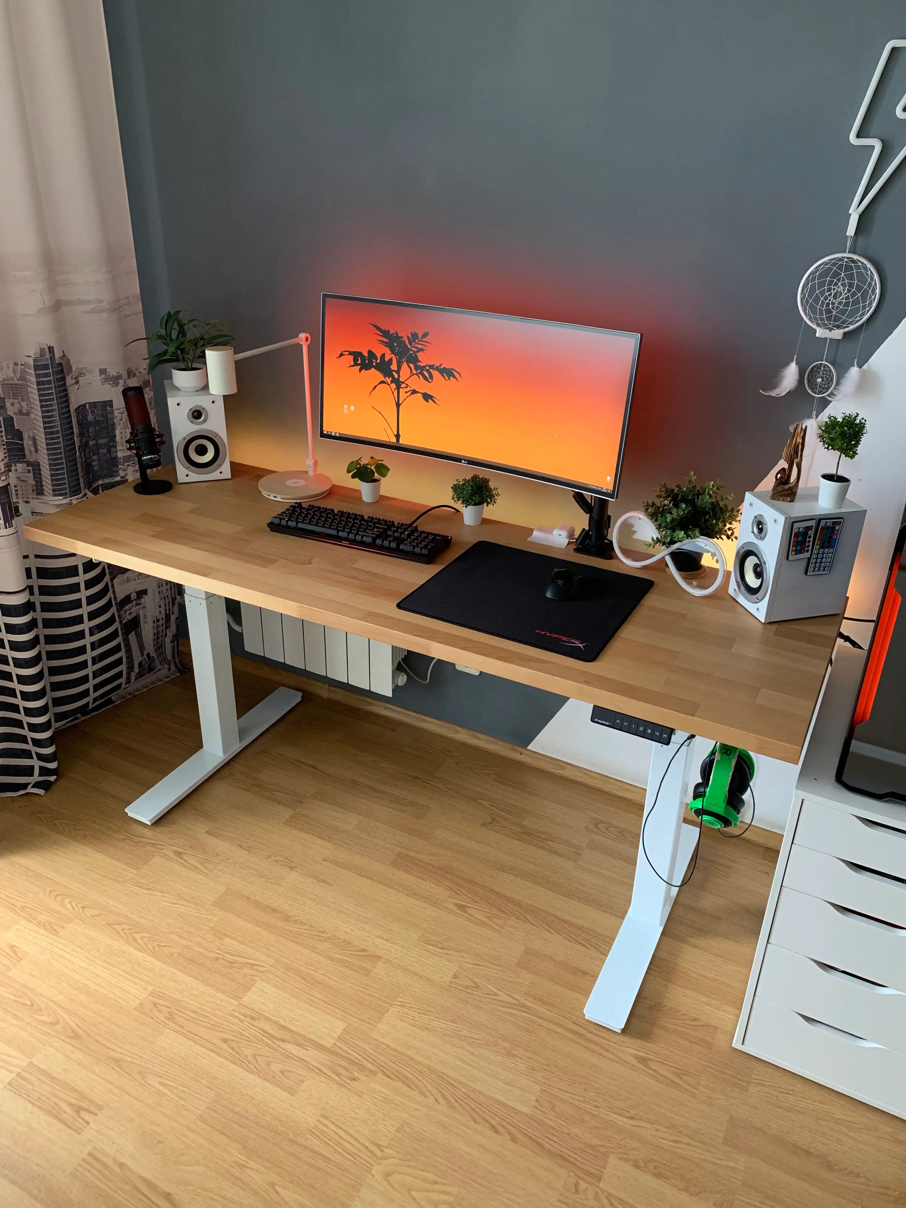 Белый фрейм «SHAPDESK U2» + cтолешница Дуб сатин OSMO 3028